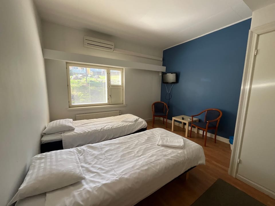 Bed, TV and multimedia, Photo of the whole room, Bedroom, air conditioner