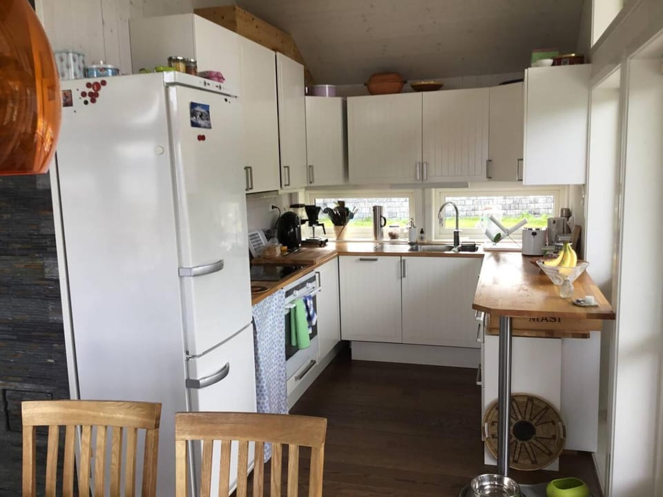 Coffee/tea facilities, Kitchen or kitchenette, dishwasher, oven, pet friendly, stove
