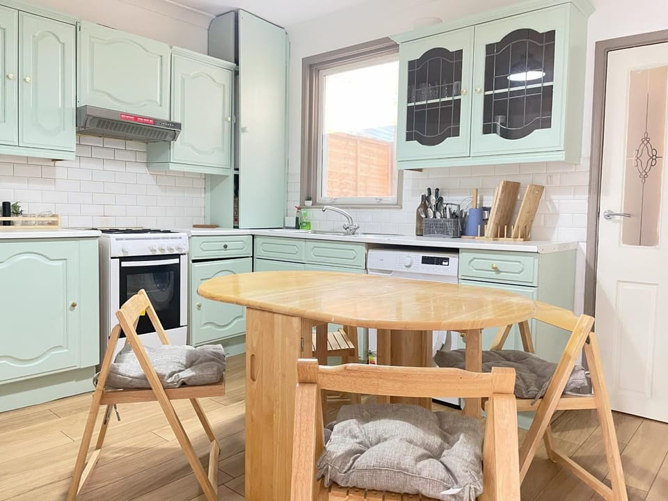 3 Bed house with garden and Free parking near tottenham stadium Apartment in London