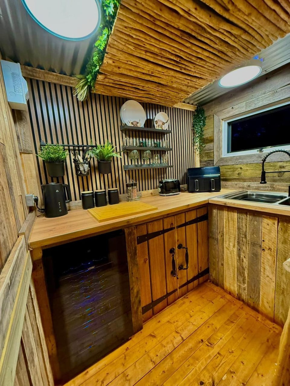 Woodland Escapes Glamping - Lake View Apartment in West Lancashire District