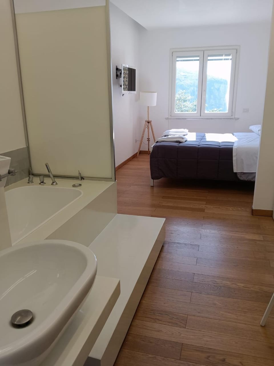 Bedroom, Bath