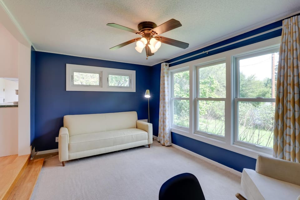 Work & Play Near Dtwn Minneapolis: Family Home House in Robbinsdale