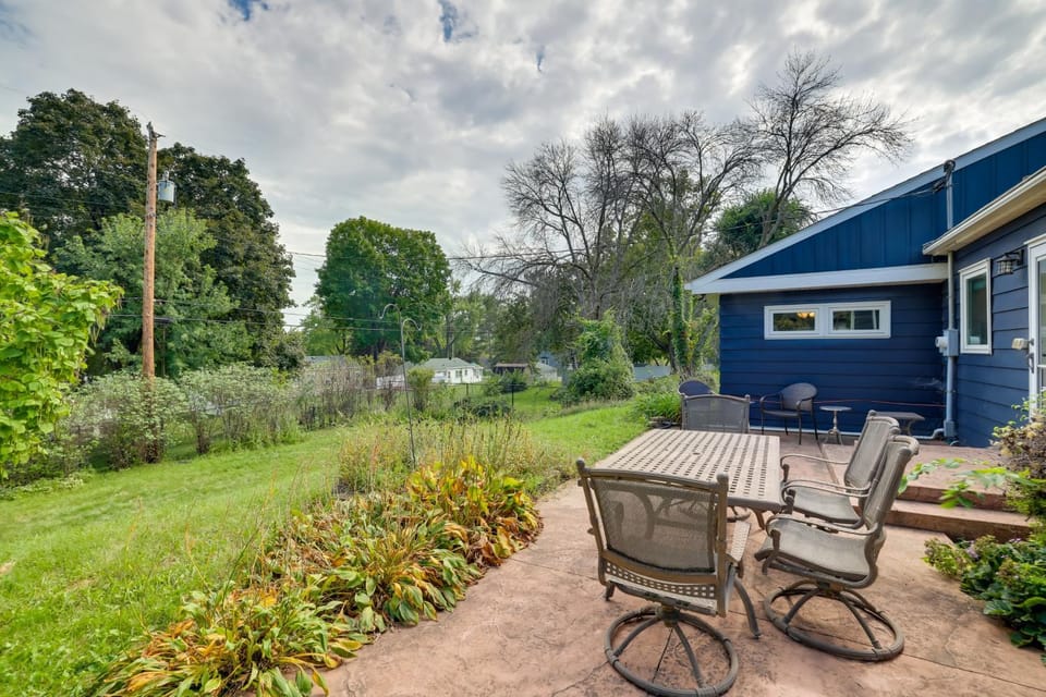 Work & Play Near Dtwn Minneapolis: Family Home House in Robbinsdale