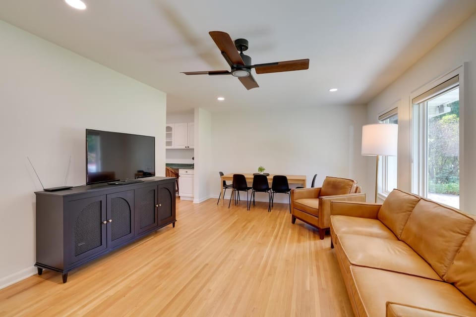 Work & Play Near Dtwn Minneapolis: Family Home House in Robbinsdale