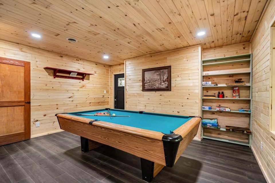 POP of Fall N Smokies W Family Spot - Hot Tub Views House in Pittman Center
