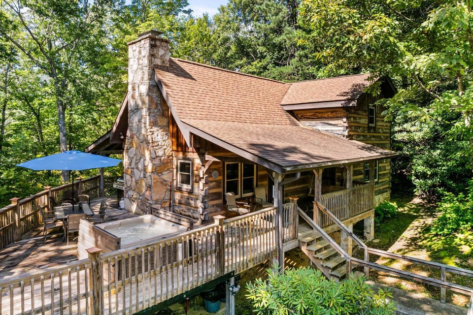 POP of Fall N Smokies W Family Spot - Hot Tub Views House in Pittman Center