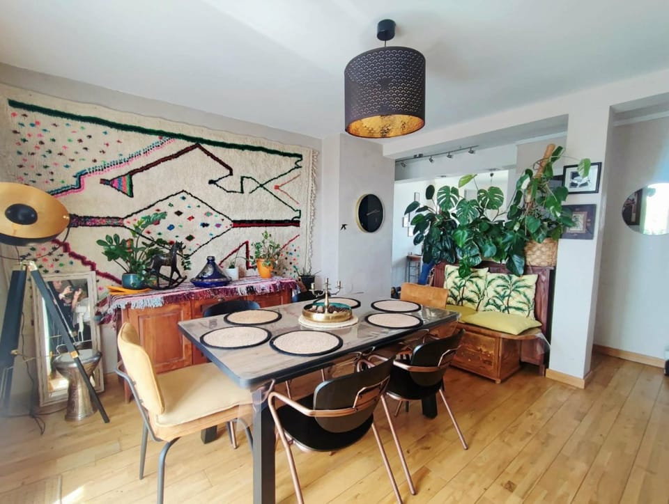 Family - Reims Cathedral View - Private Parking - 80m2 avec 2 Chambres et Terrasse - Apartment in Reims