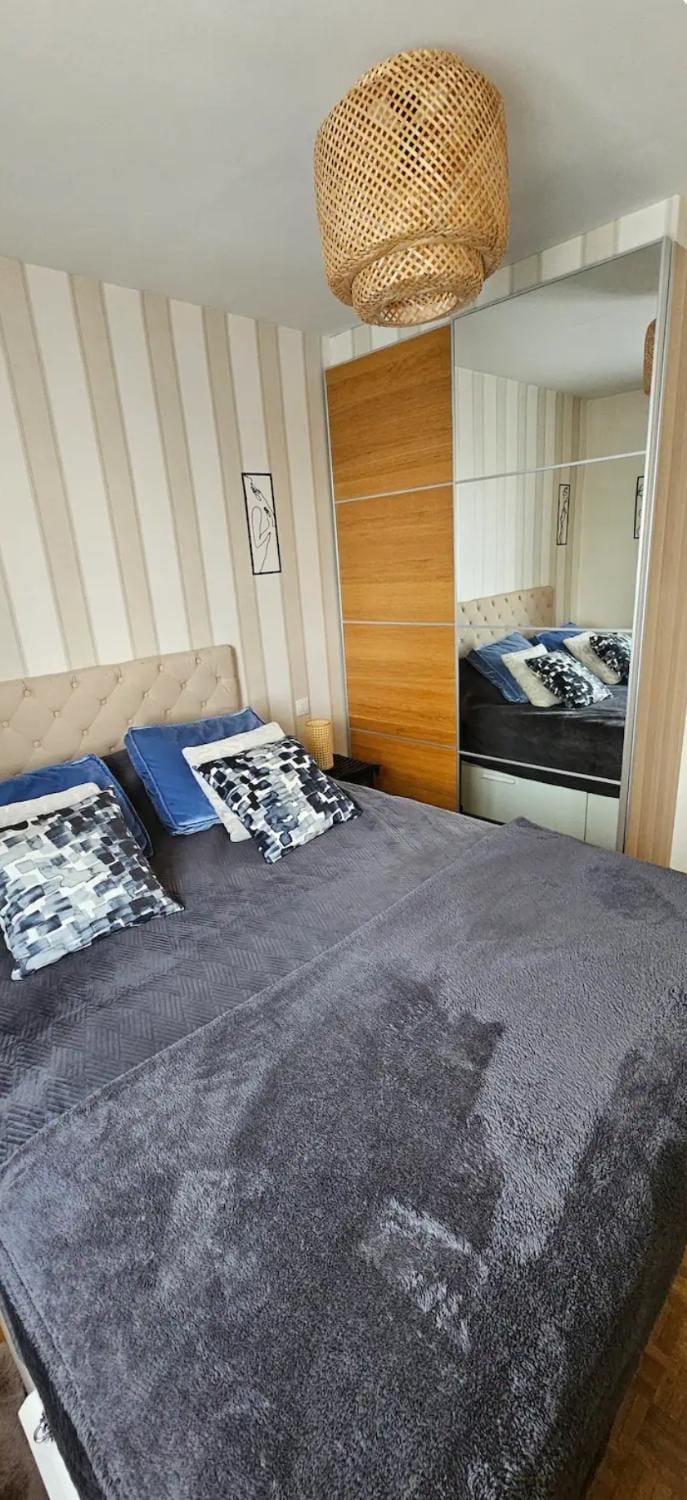Bed, Bedroom, wardrobe