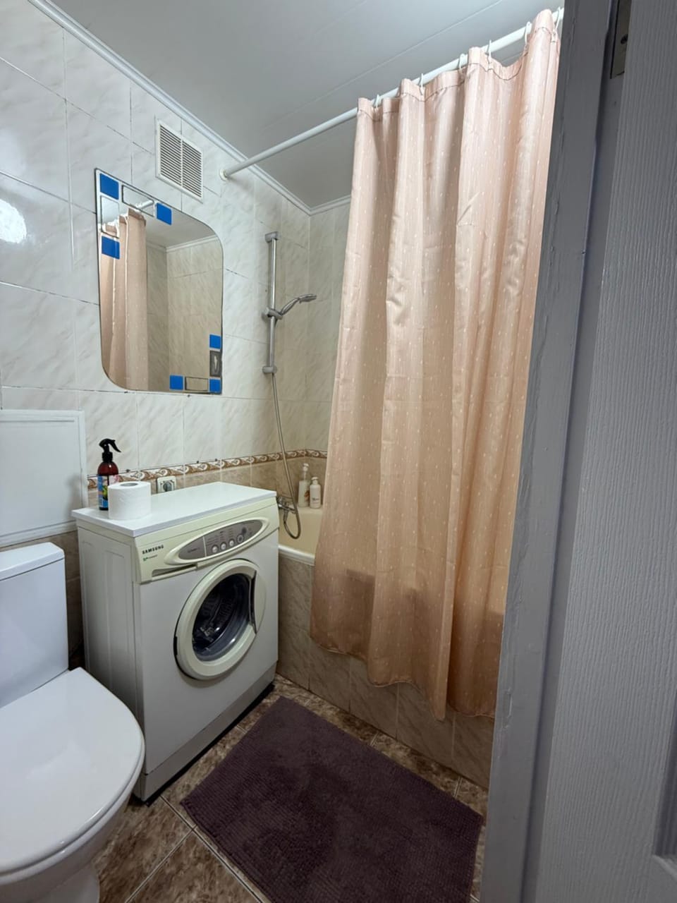 О Поля 137 Apartment in Dnipro