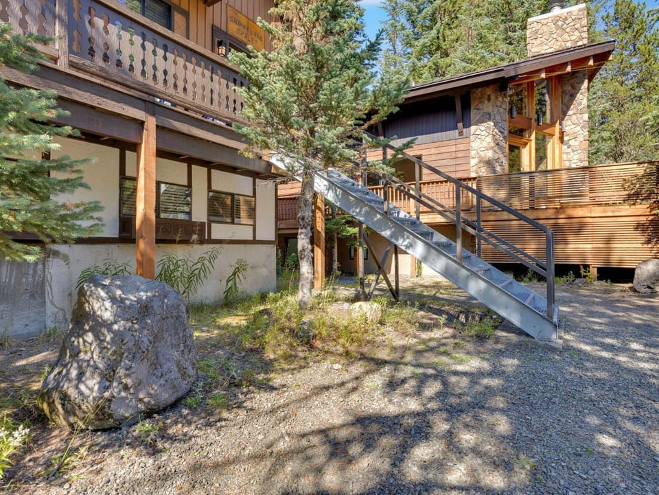 Snowflake Chalet House in Clackamas County