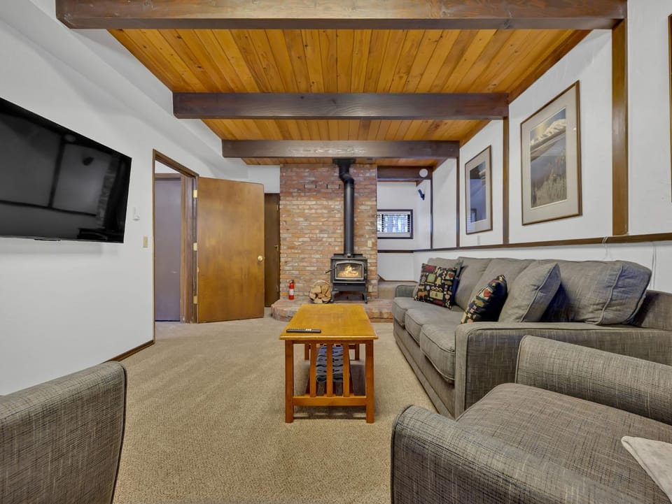 Snowflake Chalet House in Clackamas County
