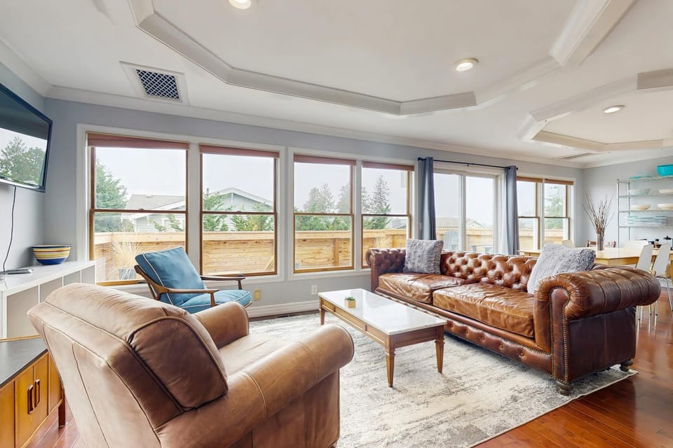 Saltwater Shoreline House in Shoreline