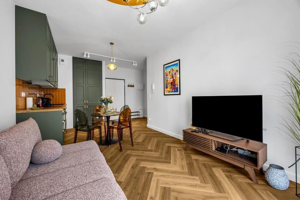 Communal lounge/ TV room, TV and multimedia, Living room, Seating area, Evening entertainment