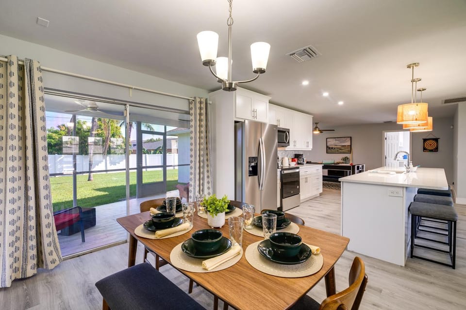 Game, Shop & Beach-Hop: Family Home in Cape Coral House in Cape Coral
