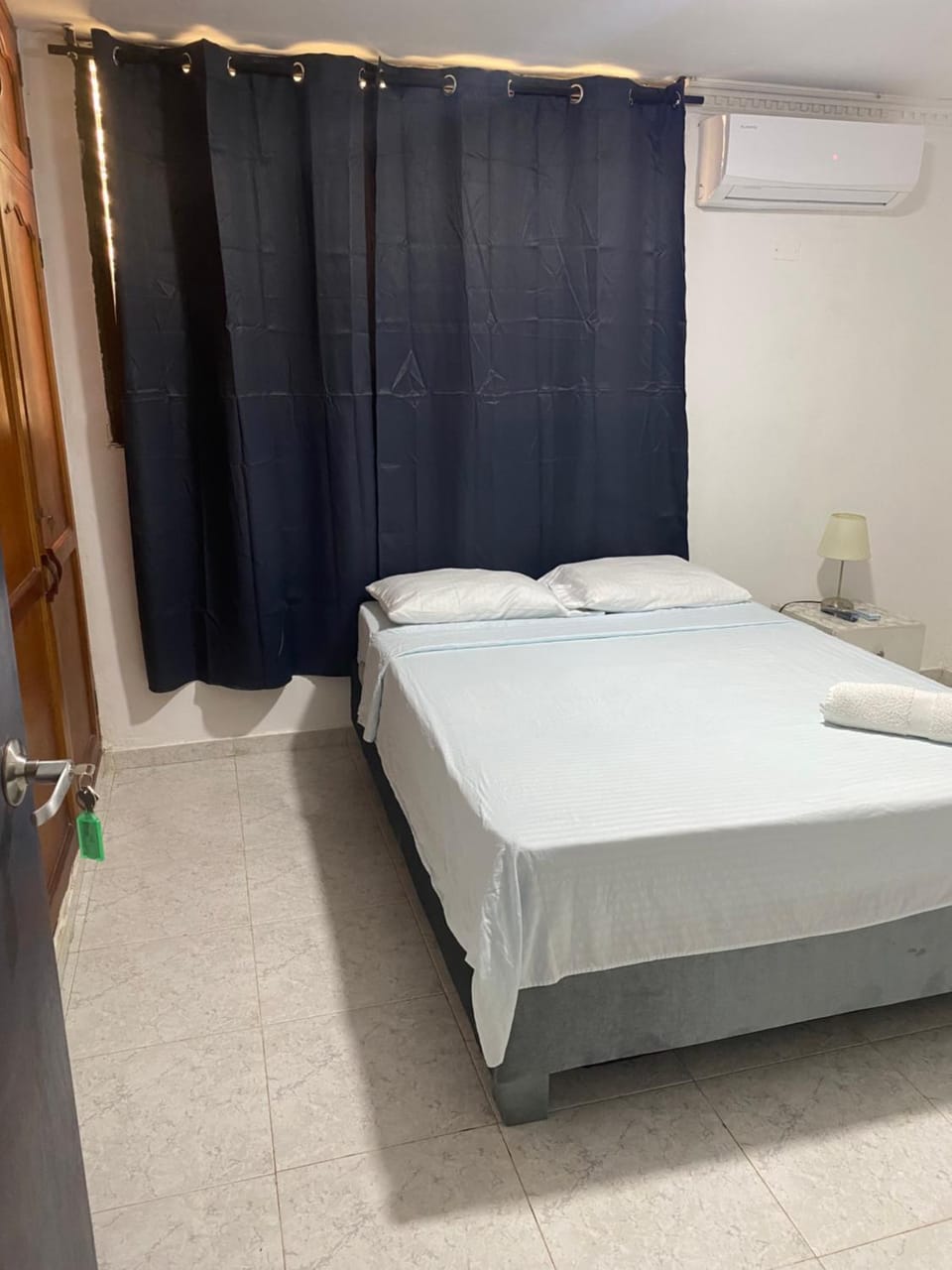 Bed, Photo of the whole room, Bedroom, air conditioner