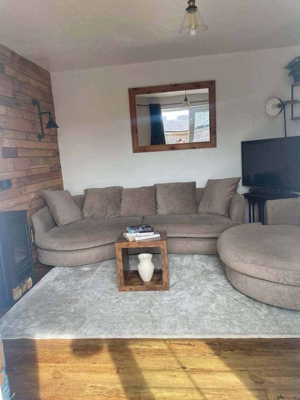 Communal lounge/ TV room, Living room, Seating area