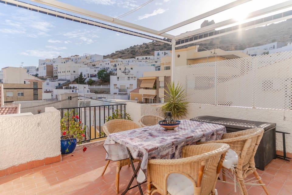 Property building, Natural landscape, View (from property/room), Balcony/Terrace, Seating area, City view, Mountain view