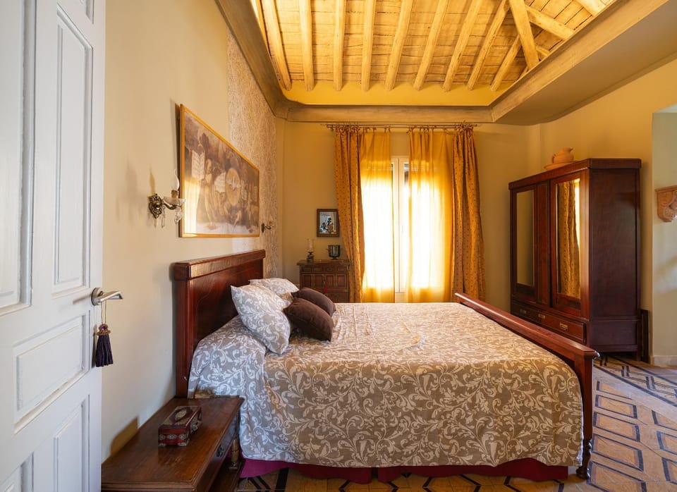 Bed, Photo of the whole room, Bedroom, wardrobe