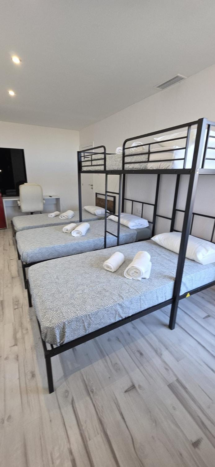 Bed, Photo of the whole room, Bedroom, bunk bed, towels