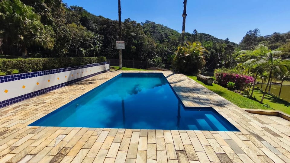 Country House for 50 People: 5 Bedrooms, Lake and Pool LT0001 House in State of São Paulo