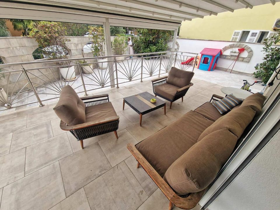Patio, Balcony/Terrace, Seating area