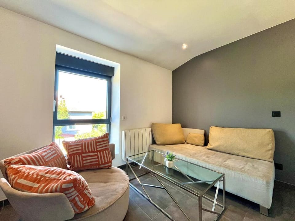 TV and multimedia, Living room, Dining area, heating