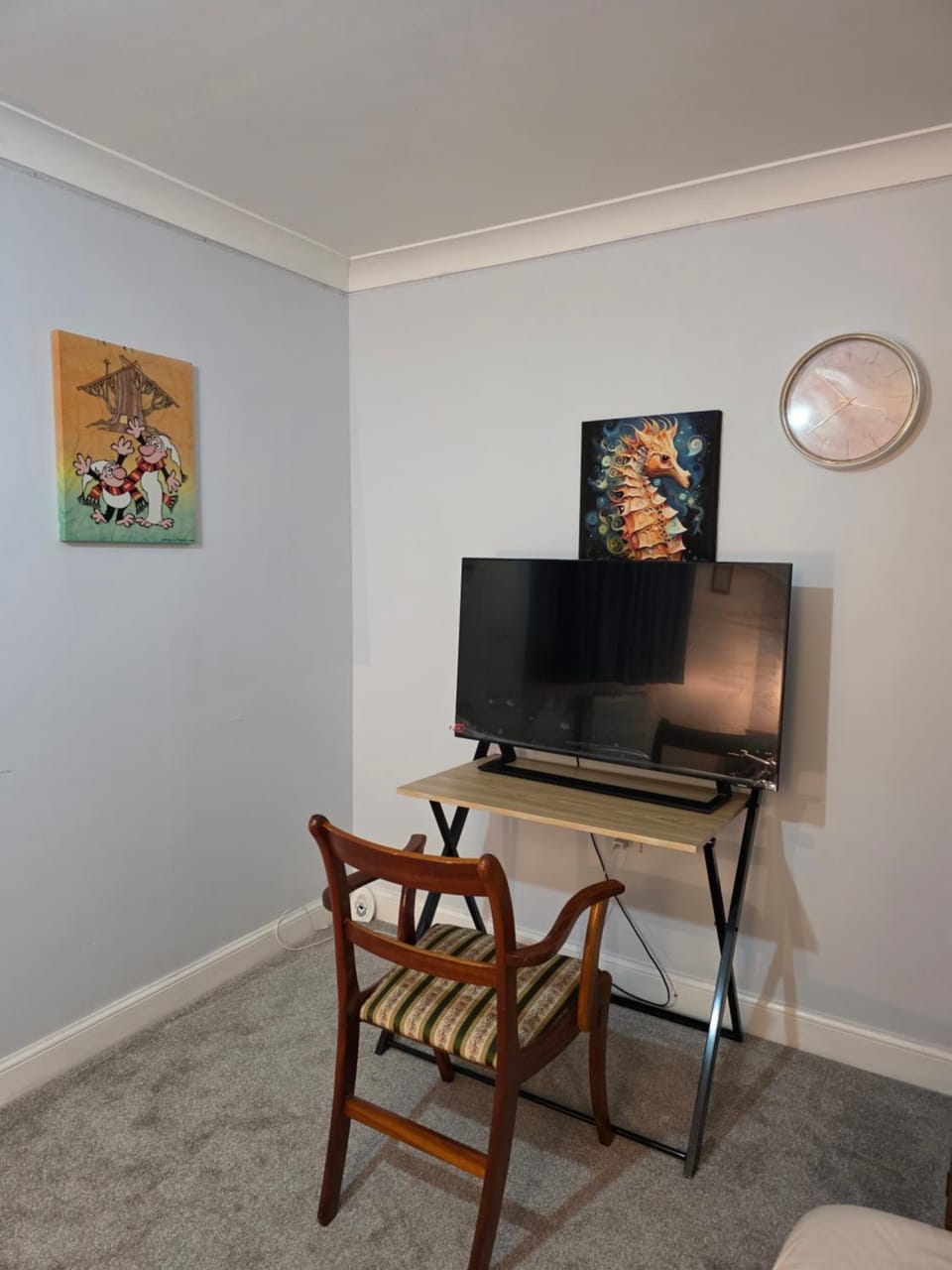 Essex desk chair Free parking WiFi x3 Vacation rental in Colchester