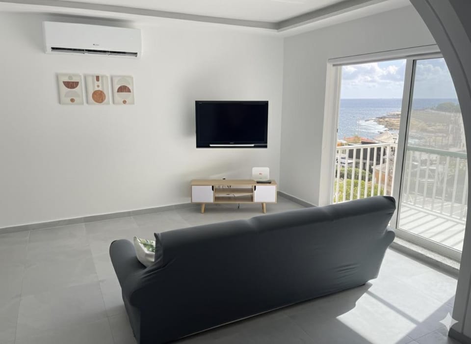 Living room, Sea view