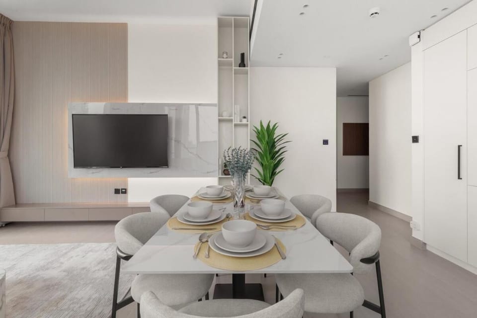 Private Pool Retreat Chic 2BR Sleeps 8 Apartment in Dubai
