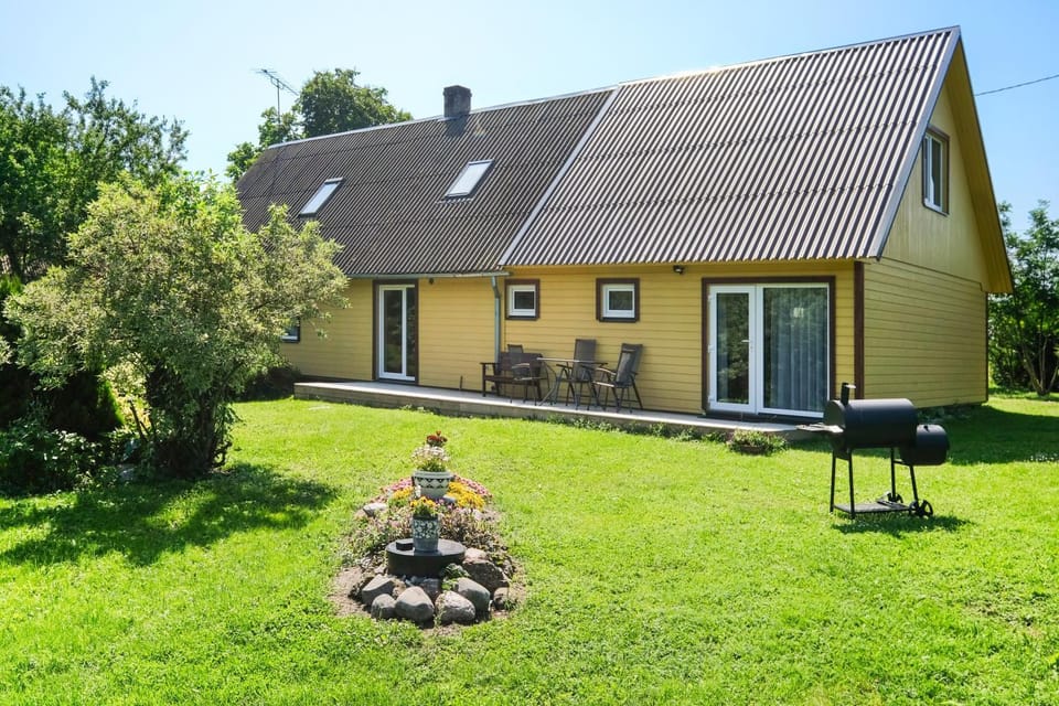 Property building, Garden view