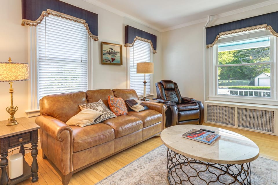 Westerly Apt Steps From Downtown + Beaches Nearby Apartment in Stonington