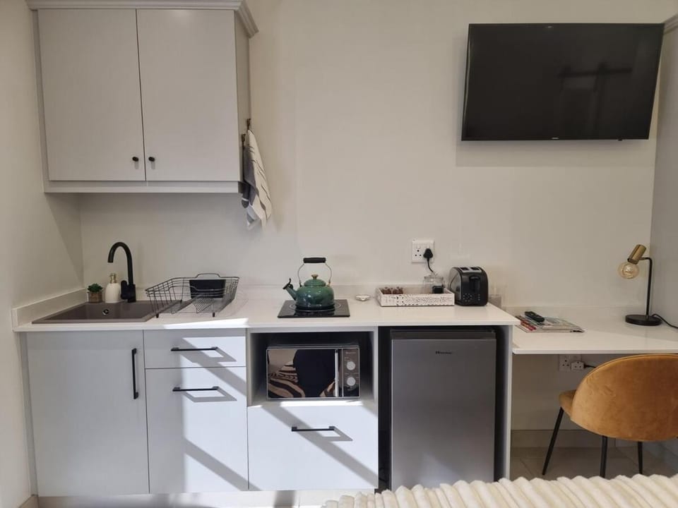 TV and multimedia, Kitchen or kitchenette, stove