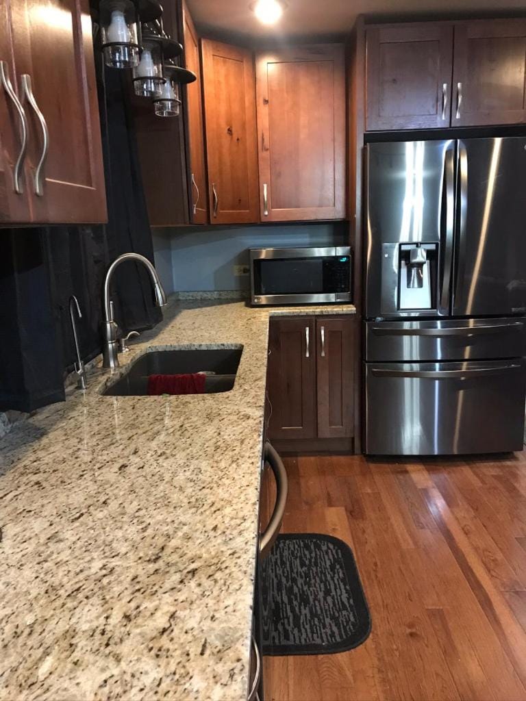 Kitchen or kitchenette, dishwasher