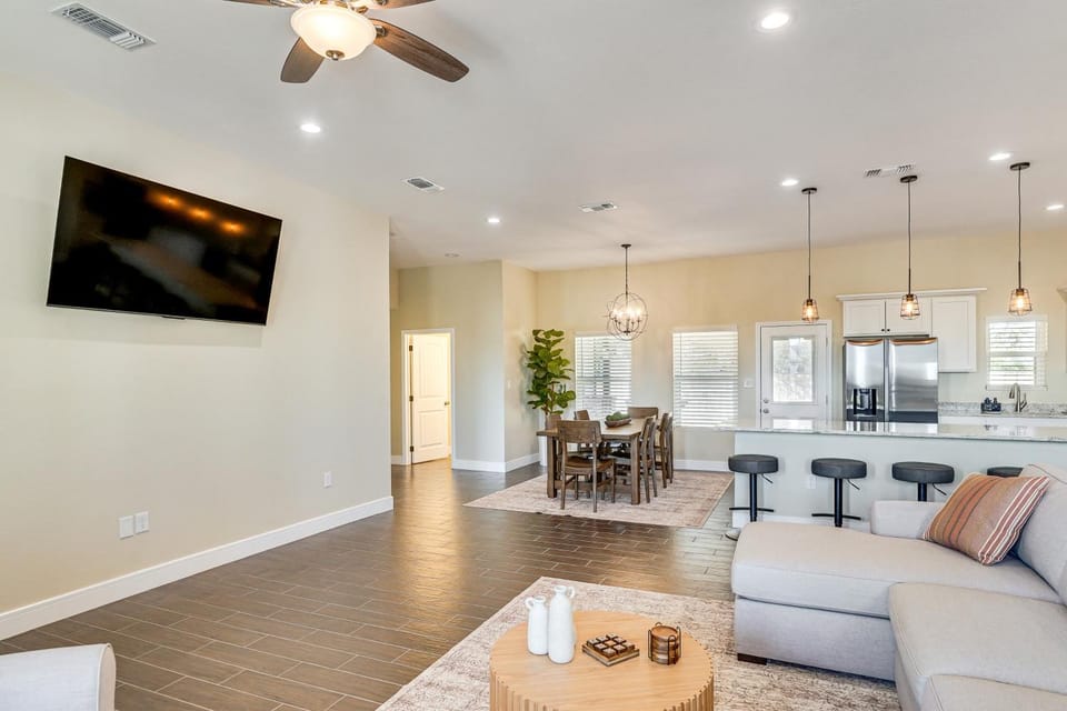 Golf, Shop & Explore: Home 5 Mi to Dtwn Midland! House in Midland