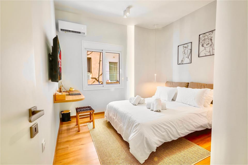 Spacious 65m 2BR Apartment near Marina Zeas Apartment in Pireas