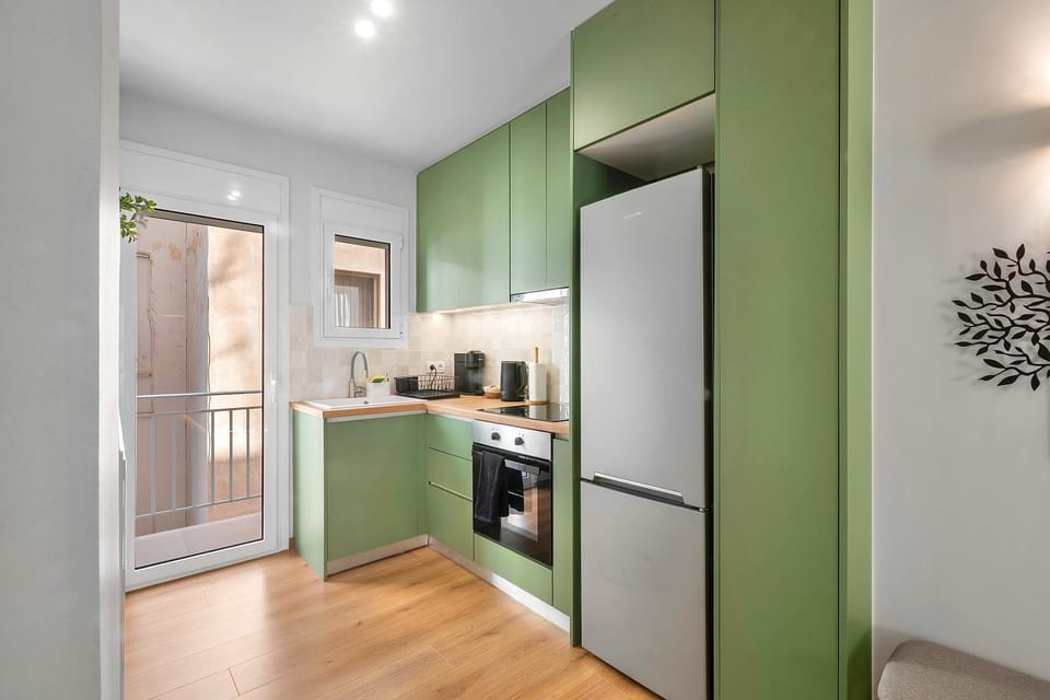 Spacious 65m 2BR Apartment near Marina Zeas Apartment in Pireas