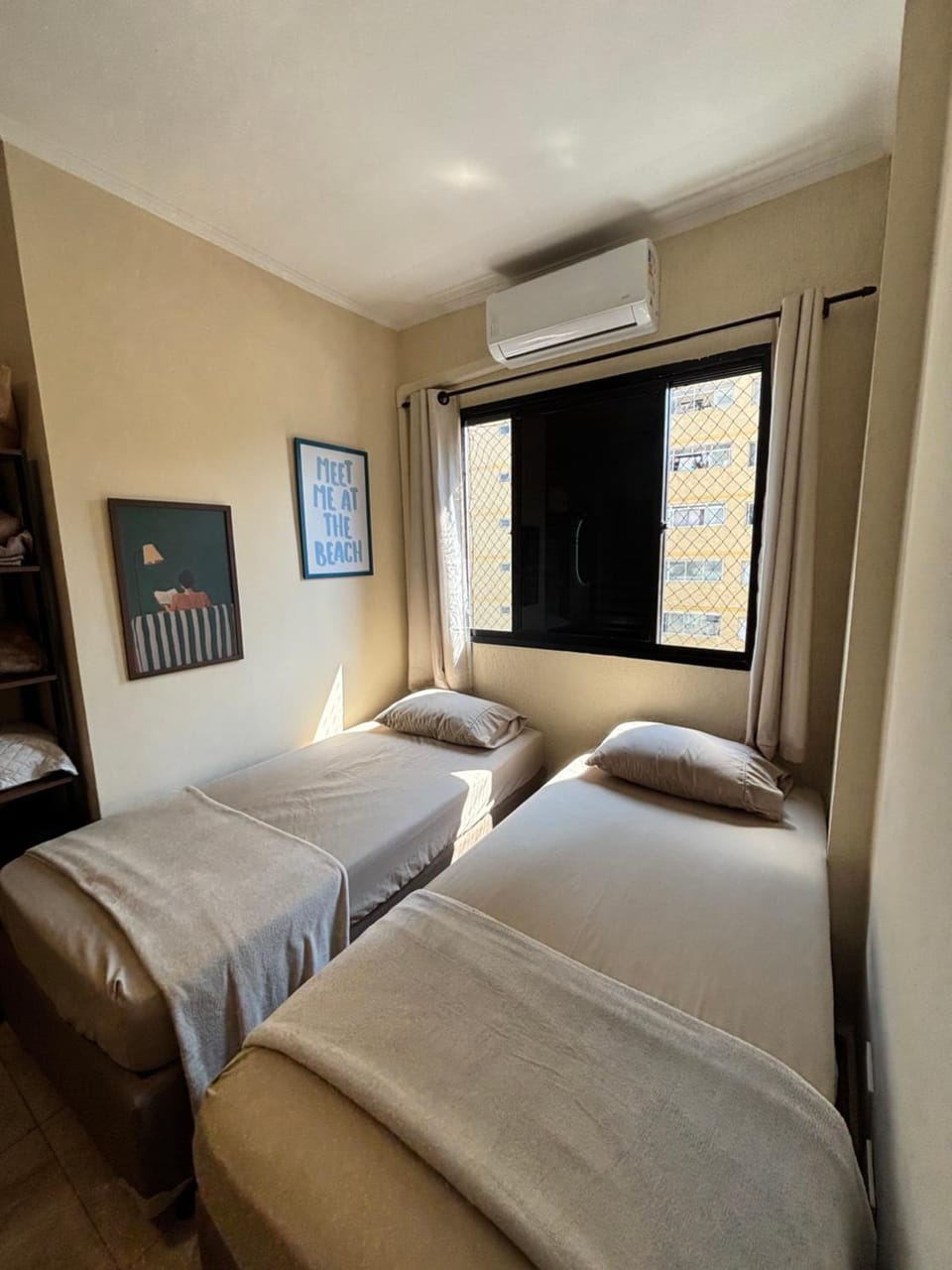 Bed, Photo of the whole room, Bedroom, air conditioner