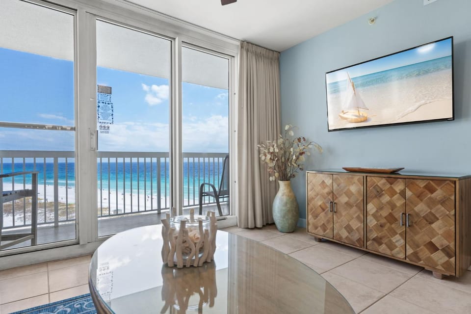Pelican Beach Resort 0913 by Newman-Dailey Apartment in Destin