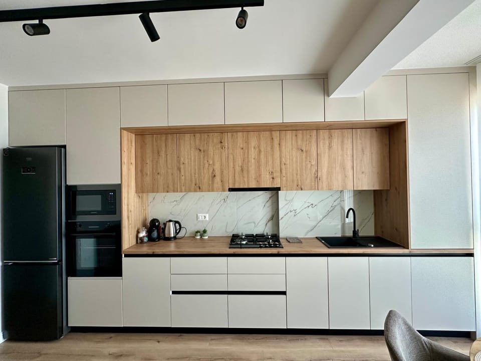 Coffee/tea facilities, Kitchen or kitchenette, dishwasher, microwave, oven, stove, toaster