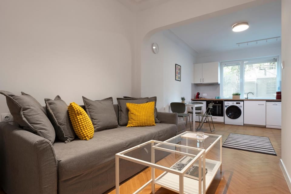 Kitchen or kitchenette, Living room, Seating area, Dining area, washing machine