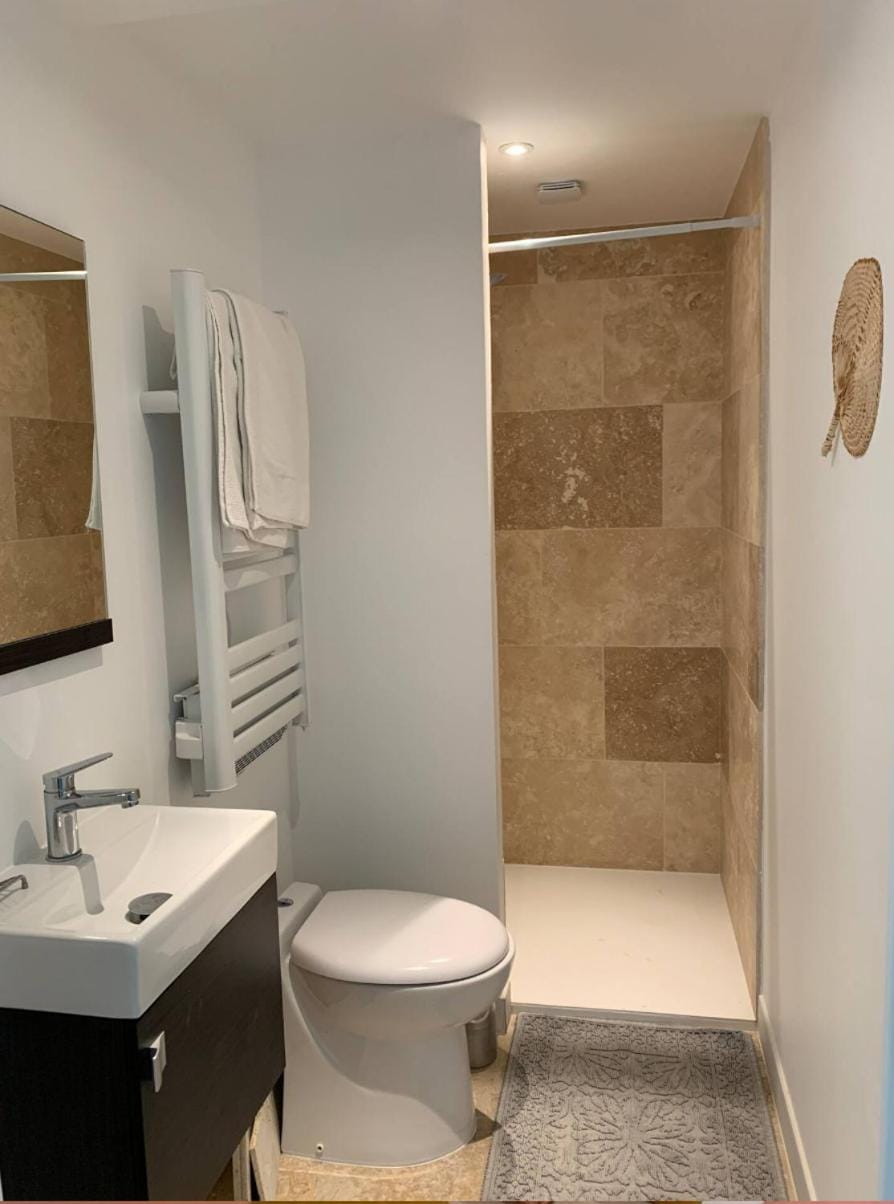 Shower, Toilet, Bathroom