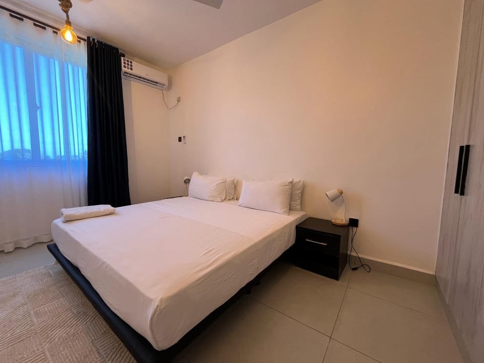 Bed, Photo of the whole room, Bedroom, air conditioner