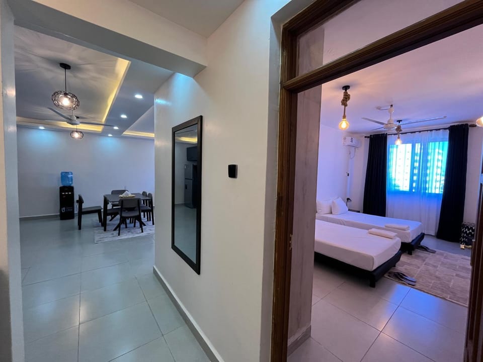 Bed, Photo of the whole room, Bedroom, air conditioner