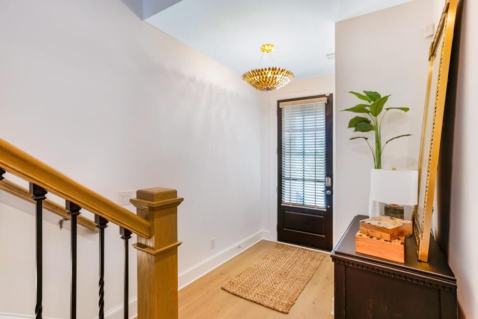 East River Manor by Lucky Savannah House in Savannah