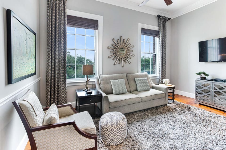 Suites at Bay 3B - Alvin N. Miller Suite by Lucky Savannah Apartment in Savannah