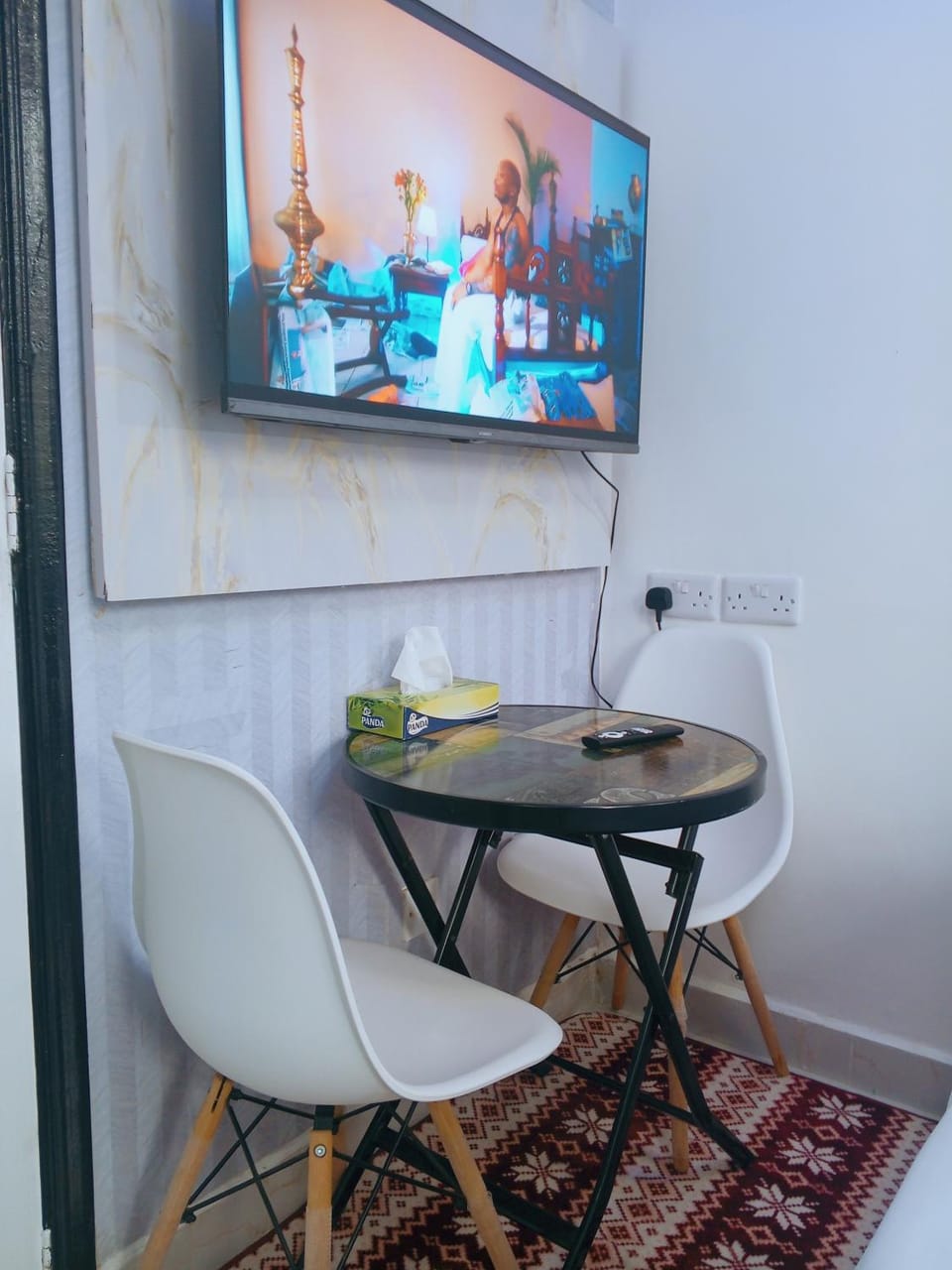 TV and multimedia, Seating area, Dining area