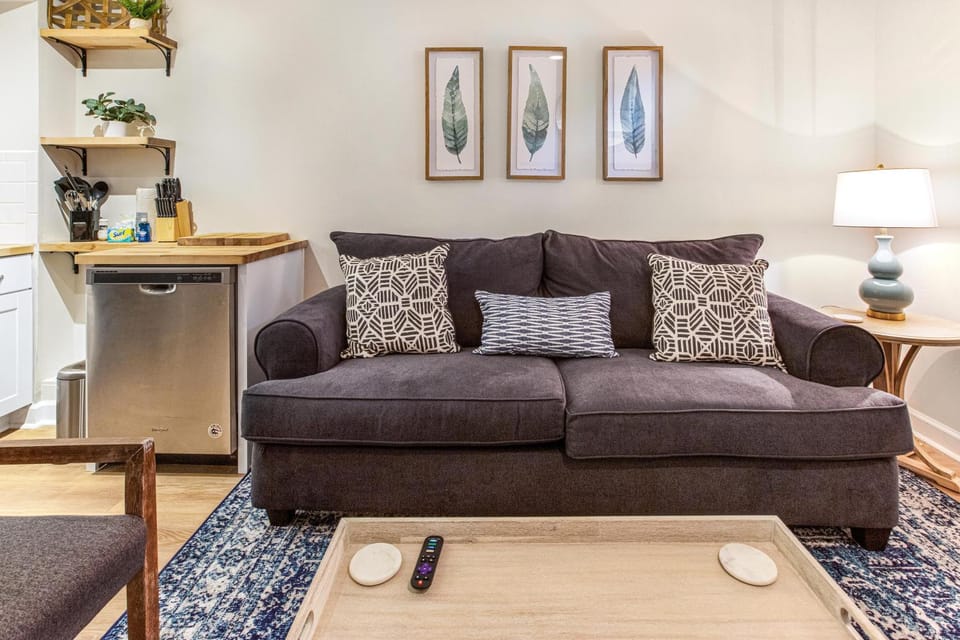 Lynwood Collection on Forsyth 11B by Lucky Savannah Apartment in Savannah
