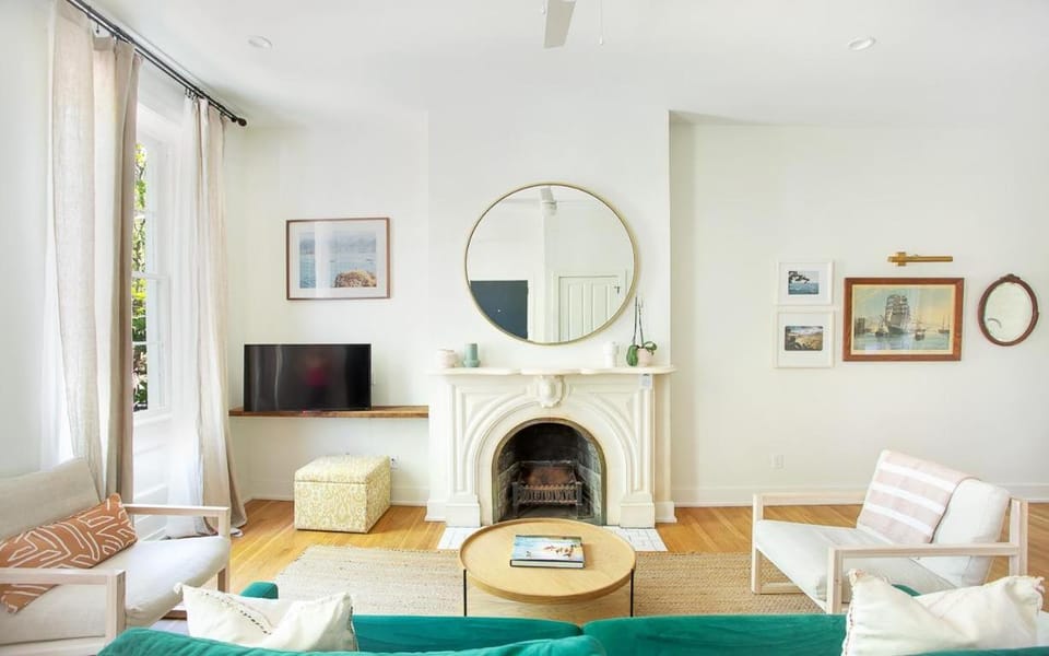 The Park House Parlor by Lucky Savannah Apartment in Savannah