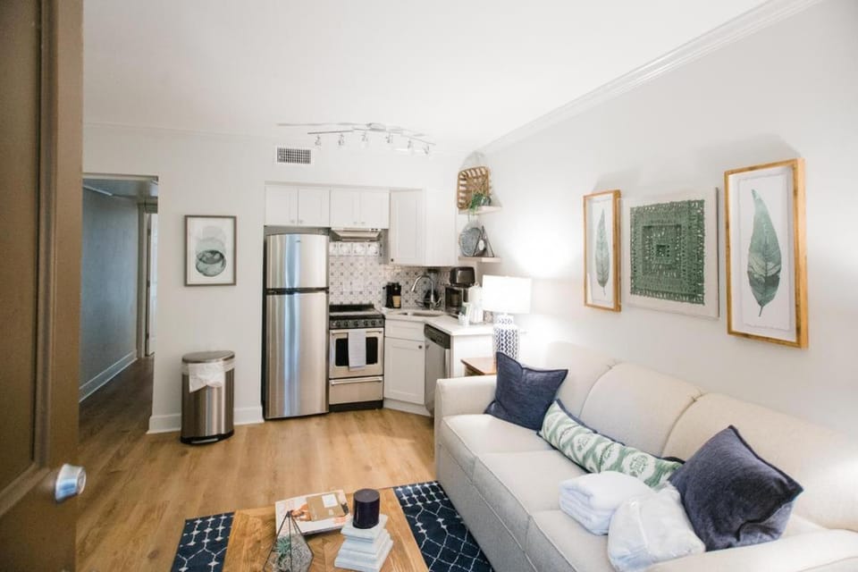 Lynwood Collection on Forsyth 12B by Lucky Savannah Apartment in Savannah