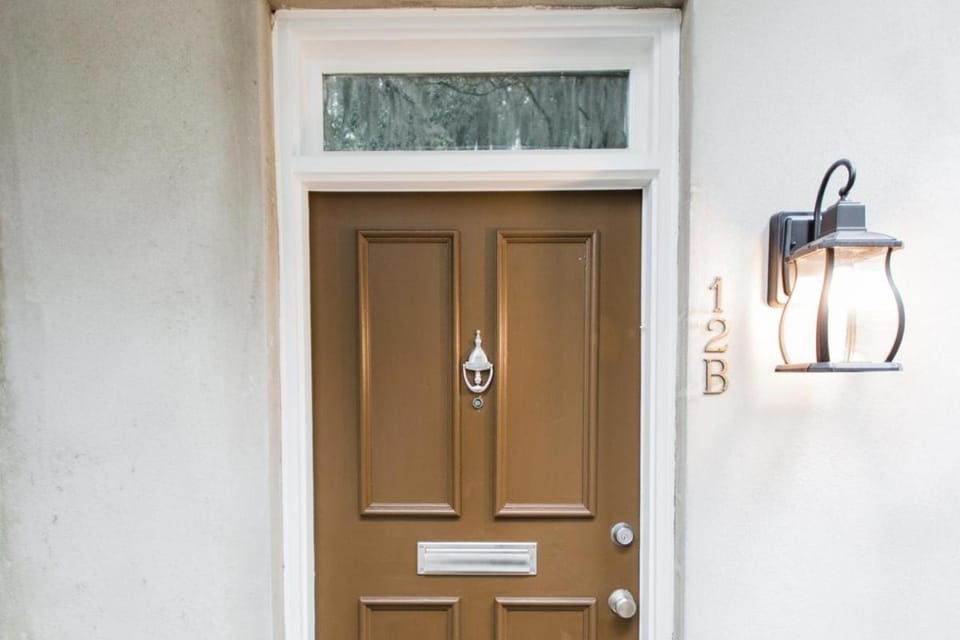 Lynwood Collection on Forsyth 12B by Lucky Savannah Apartment in Savannah